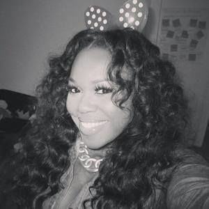 Meet your Posher, Kenisha